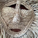 Masque en raphia