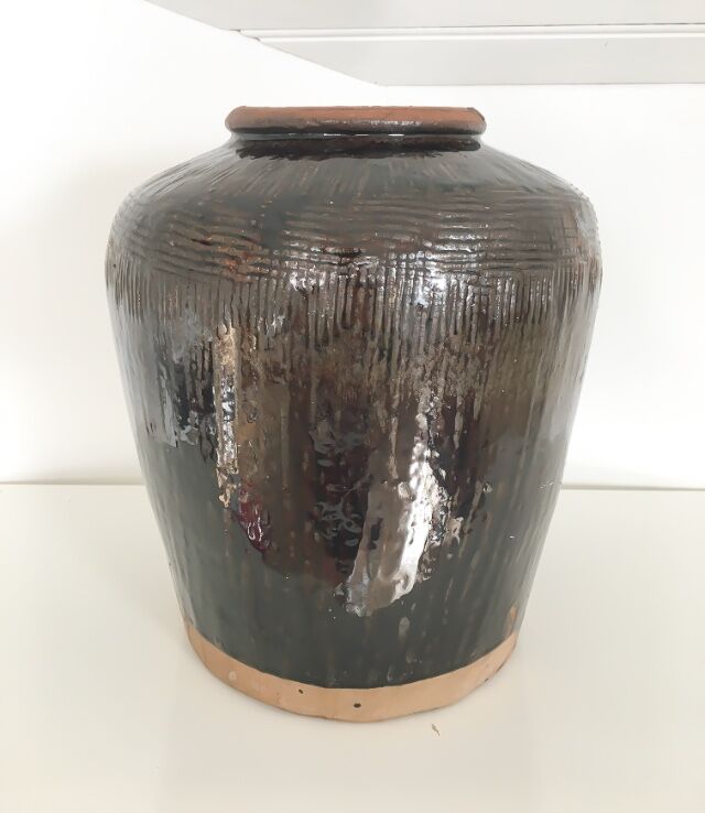 Asian jar in enamelled sandstone