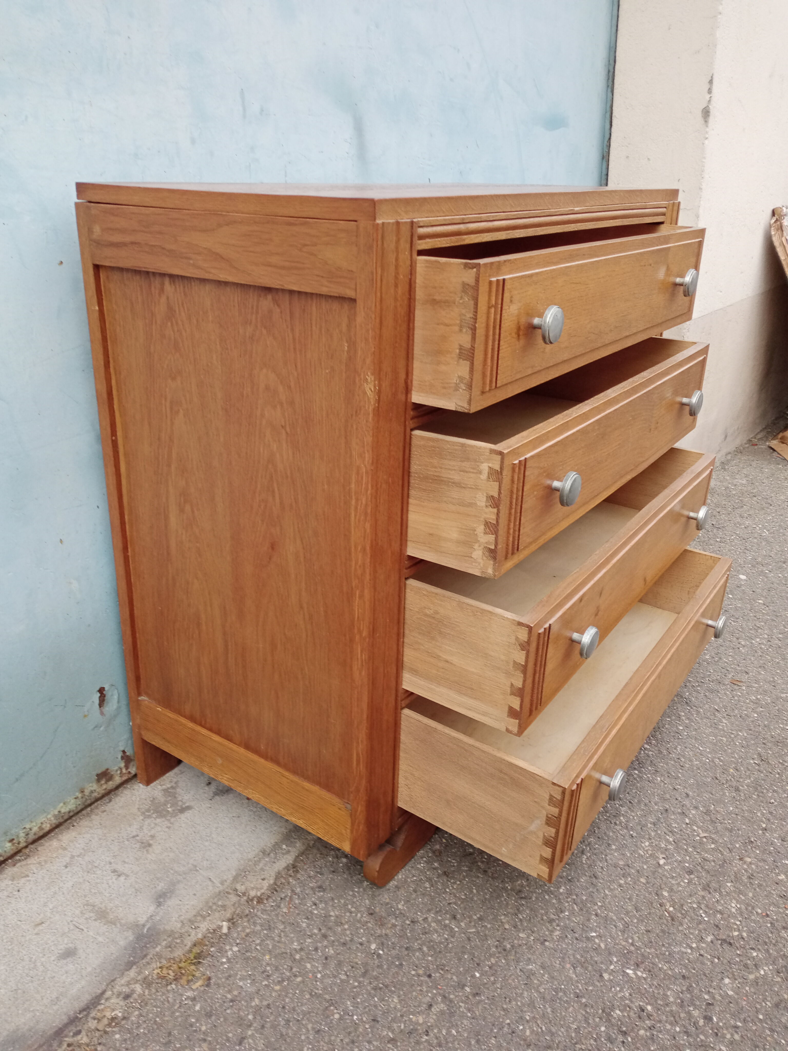 Vintage chest of drawers
