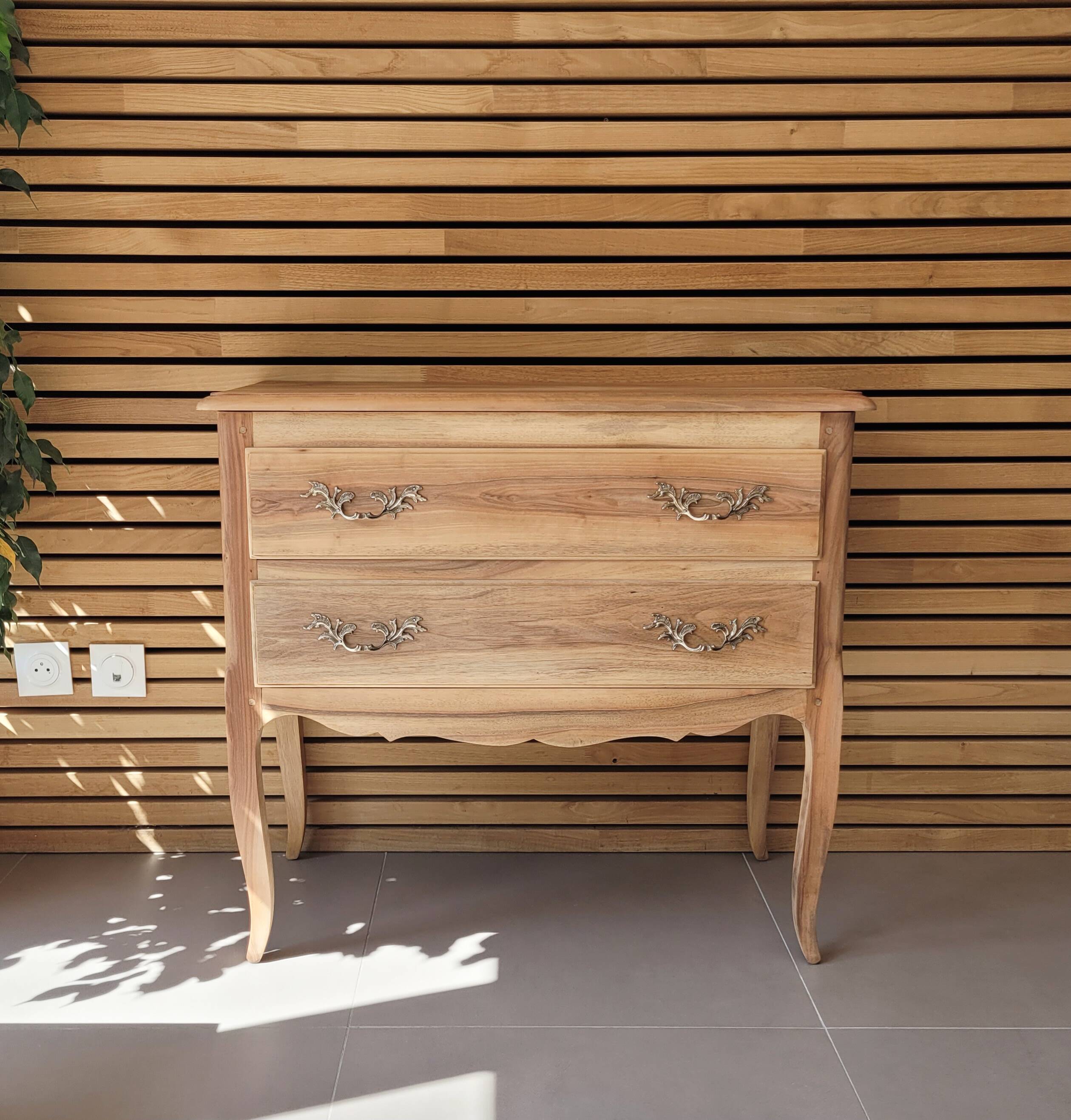 Commode sauteuse esprit régence