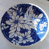 5 soup plates with English skullcaps