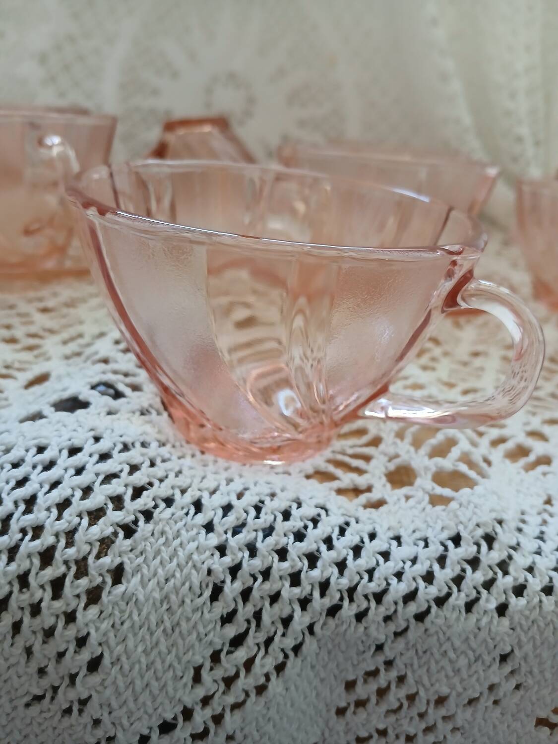 Set of 9 pink Vereco cups