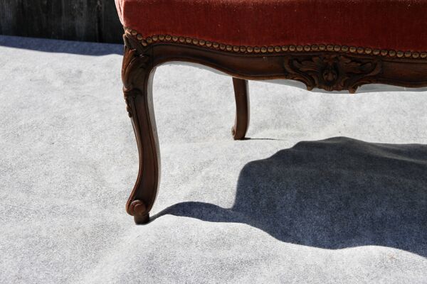 Fauteuil en velours rose, XIXe siècle