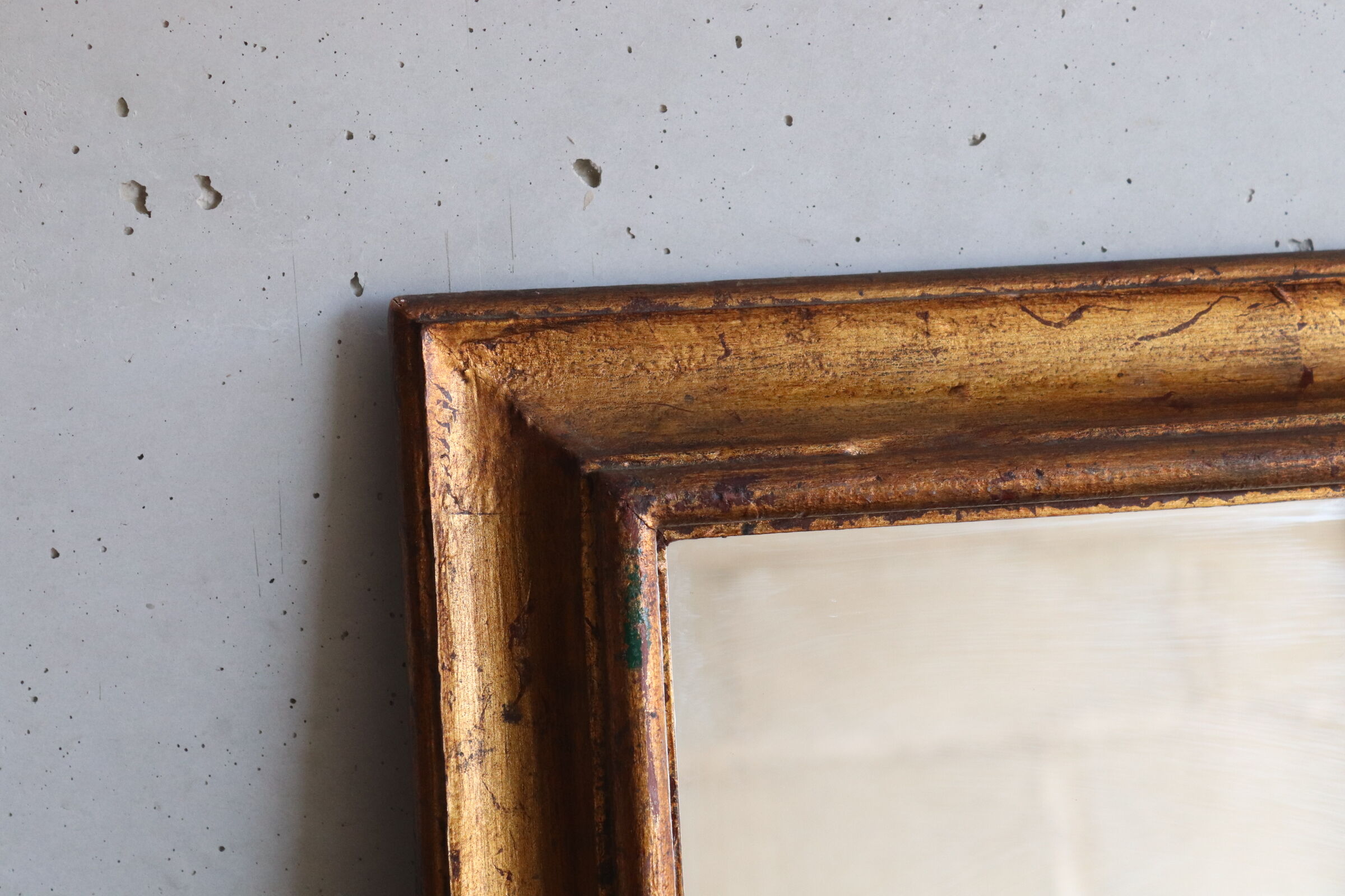 Miroir ancien en bois doré 42x52cm
