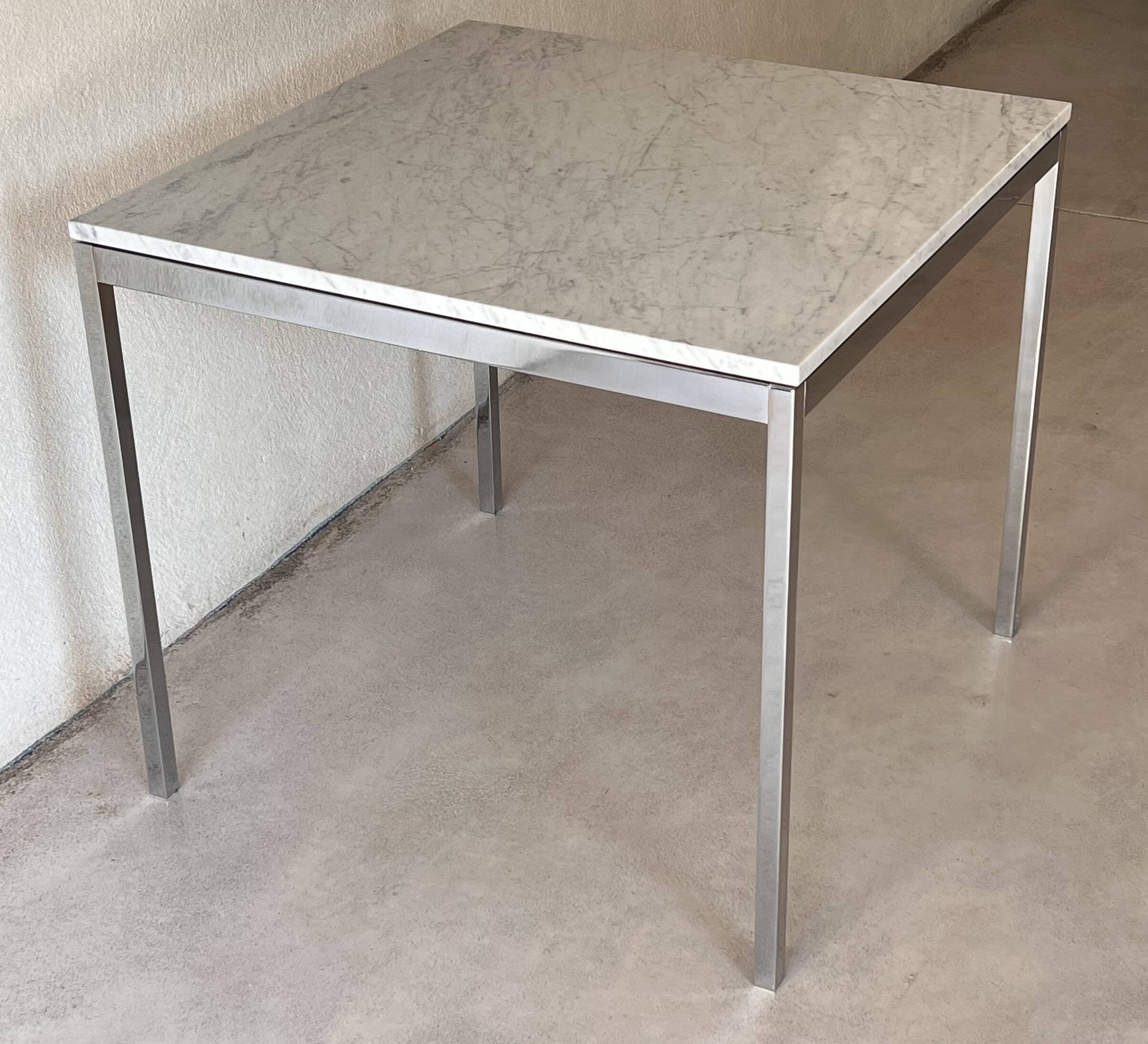 Table à manger dans le style de Knoll, Italie années 90