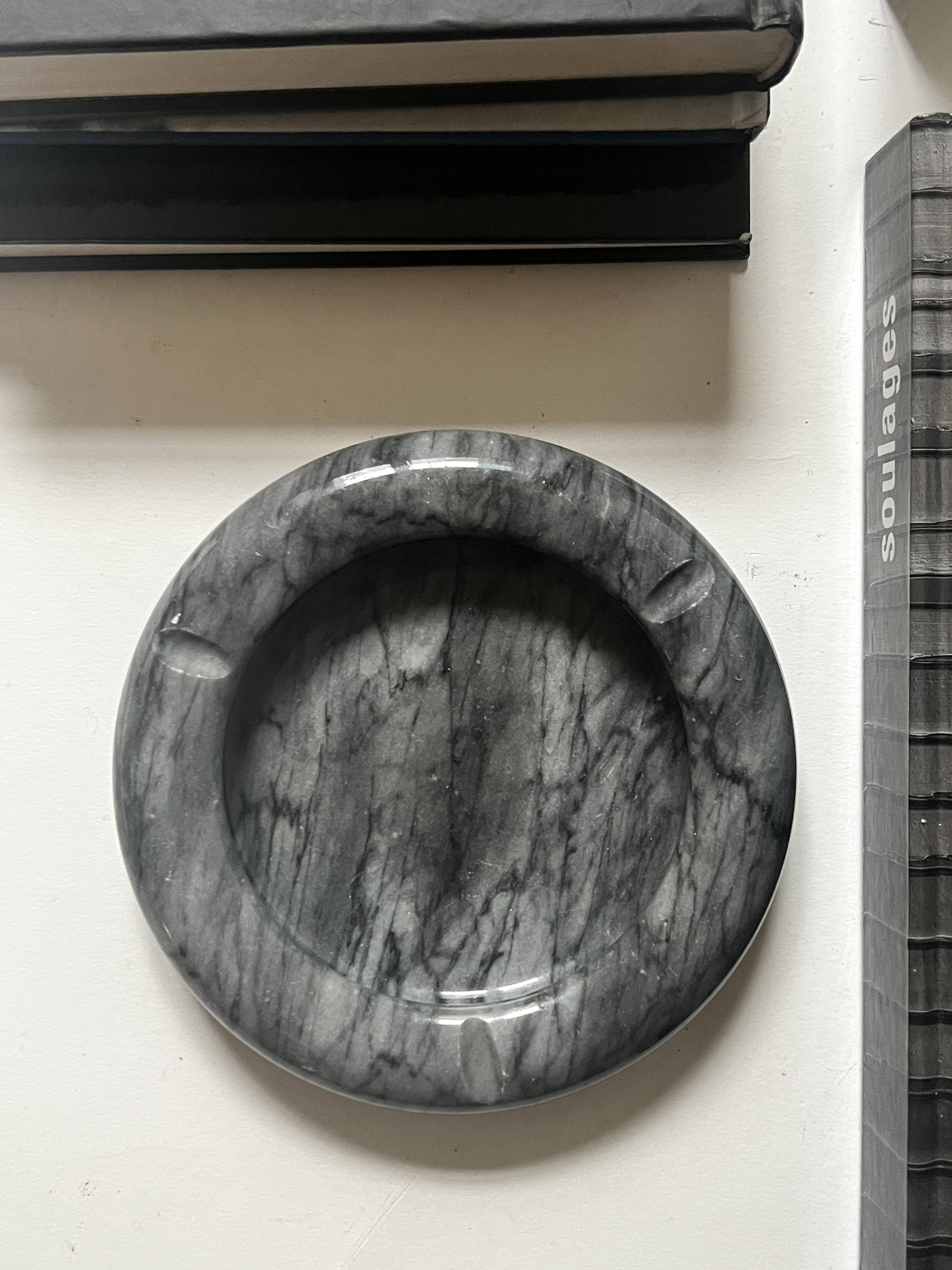 Cendrier marbre gris veiné, Italie 1970