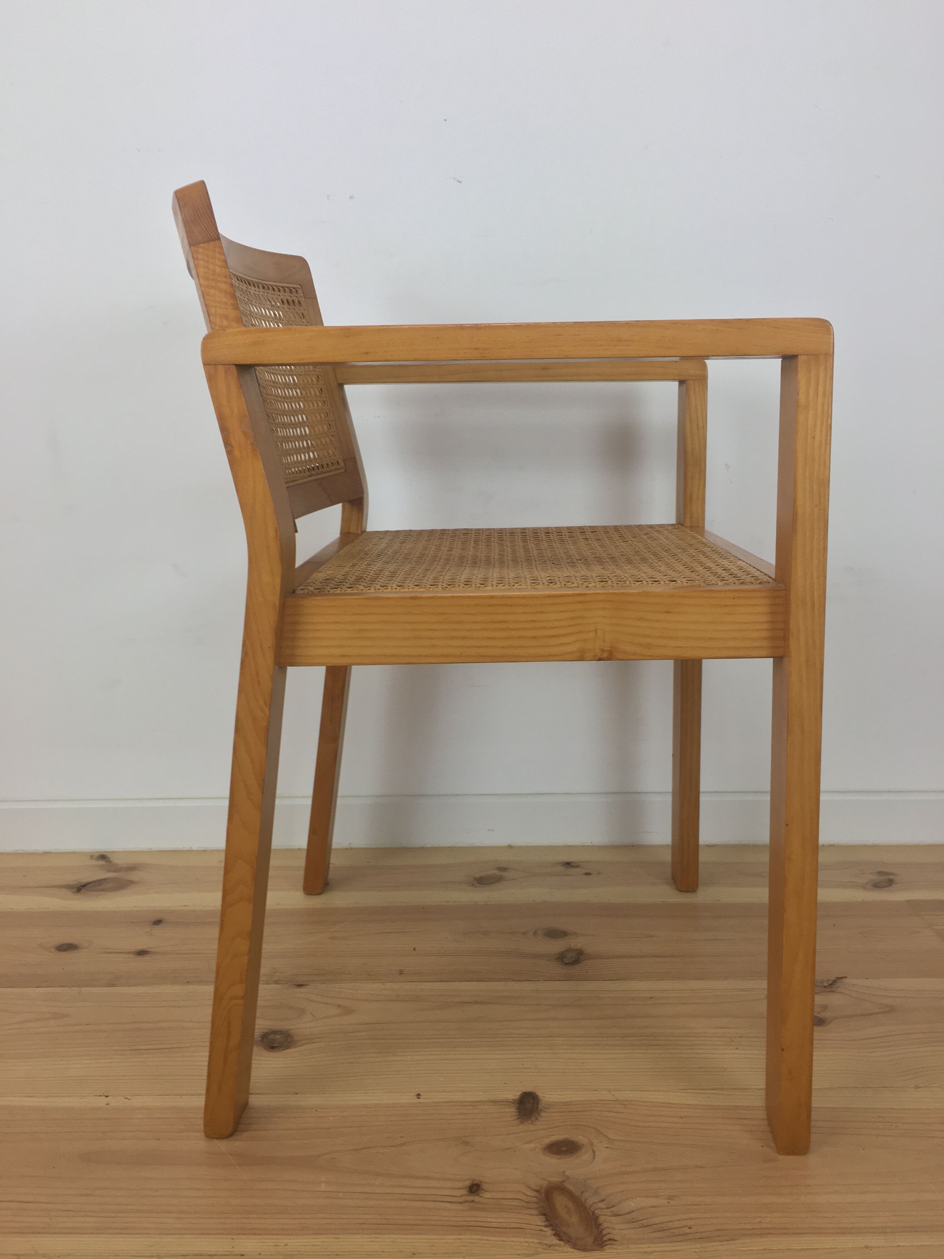 1960 armrest cannest chair