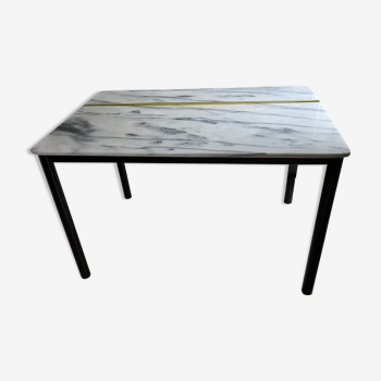 Table de cuisine en marbre