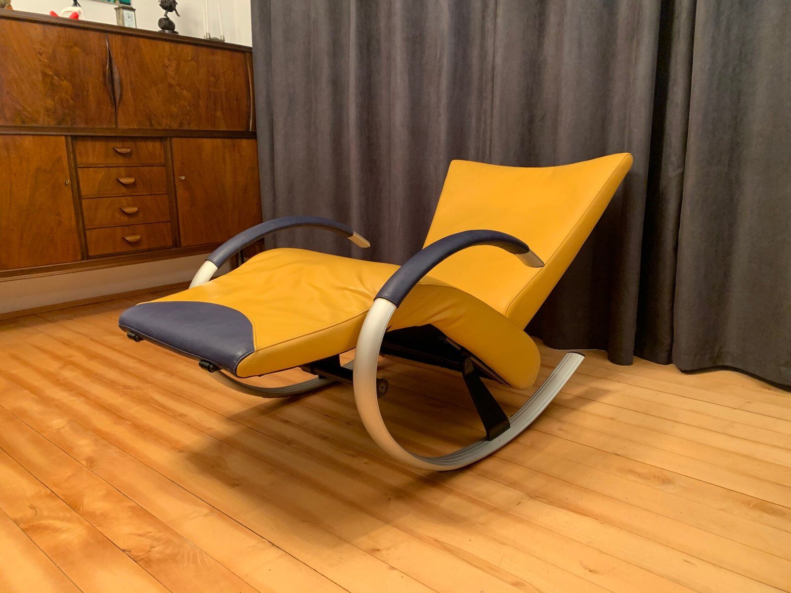 Modern chaise lounge, 1980s