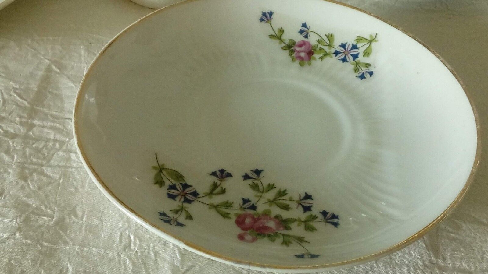 Tasses a cafe en porcelaine decor au barbeau