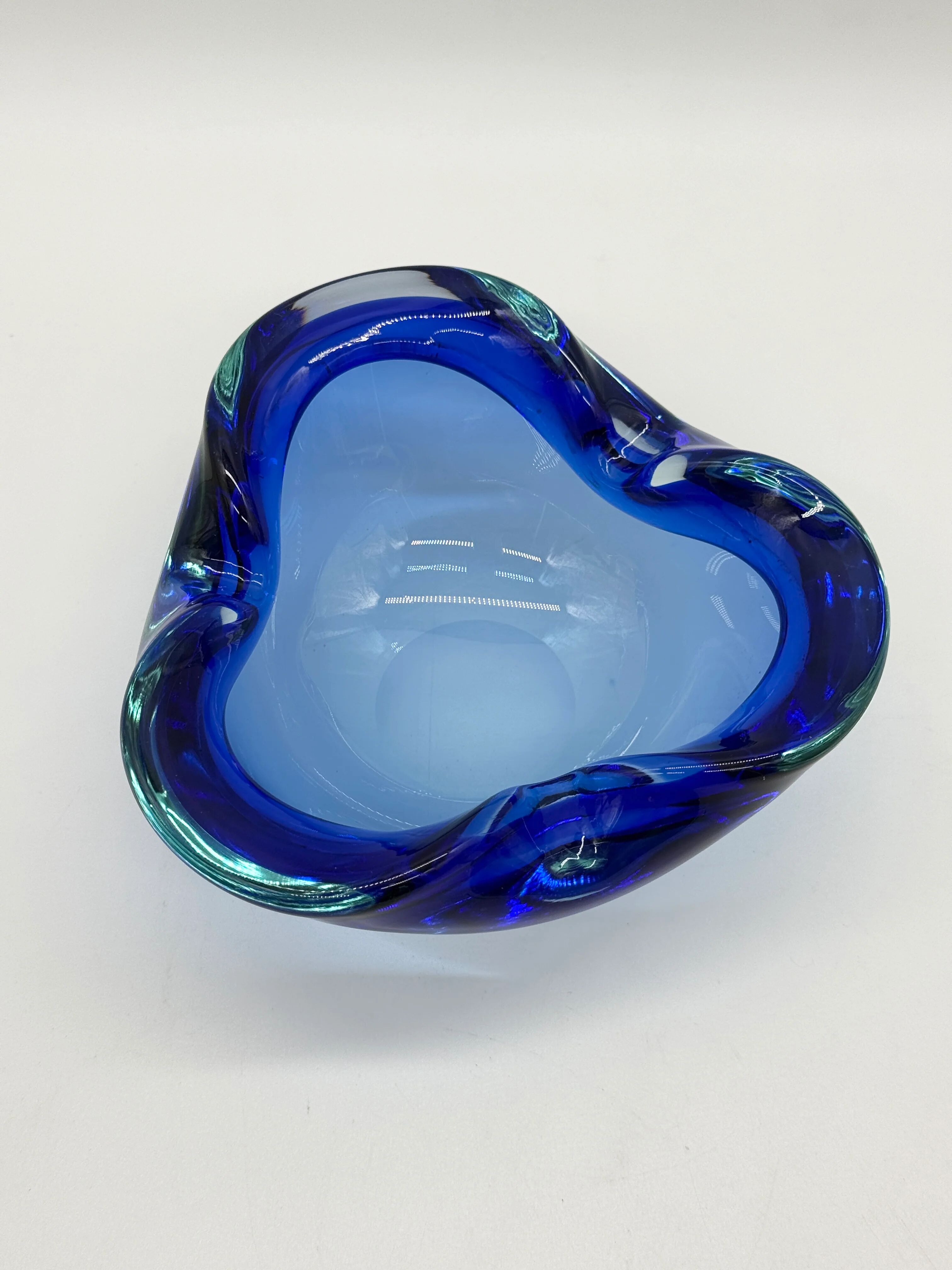 Grand cendrier "Azur" en verre Murano, Italie 1960s