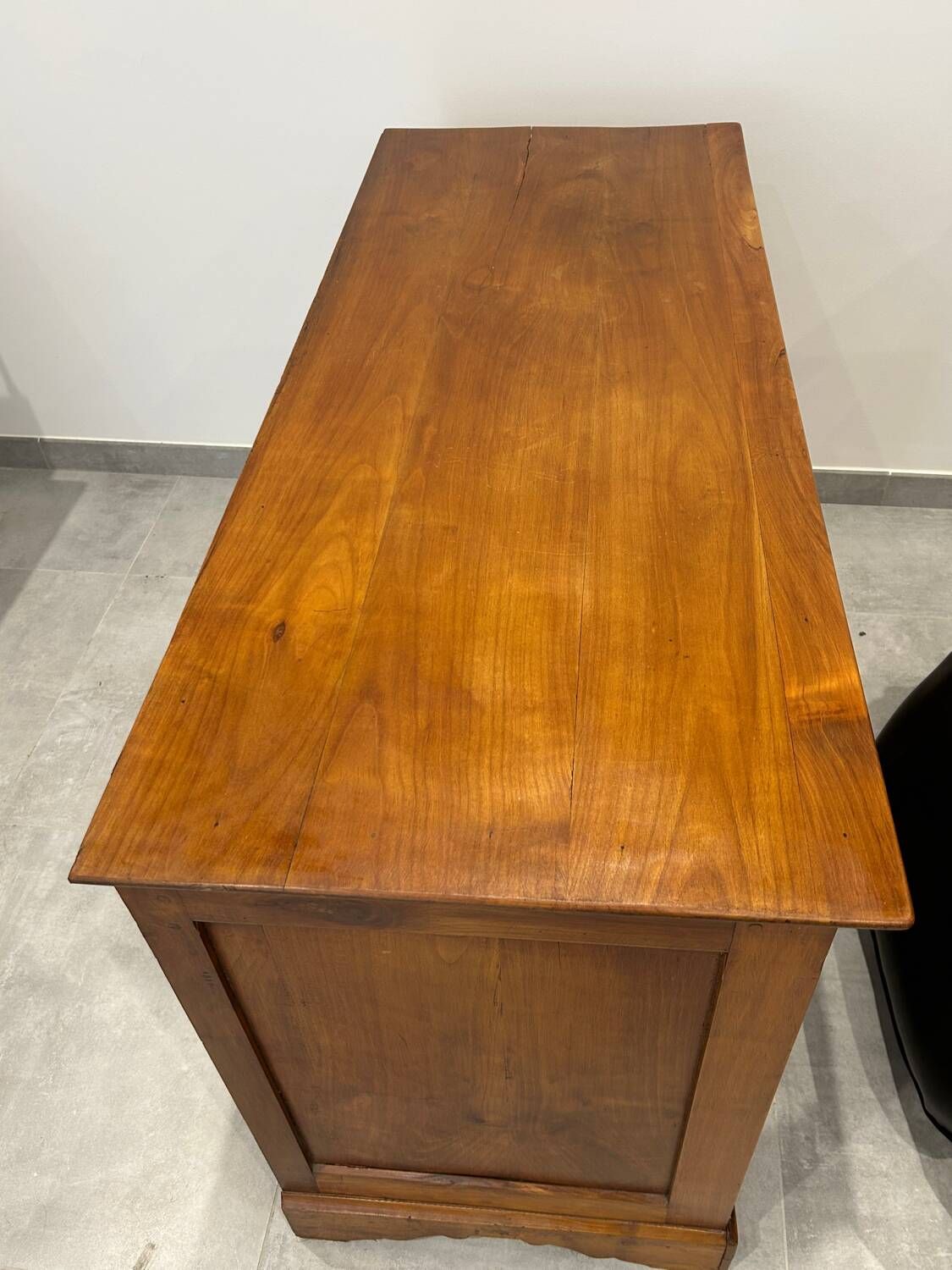 Natural wood chest of drawers called pantalonniere