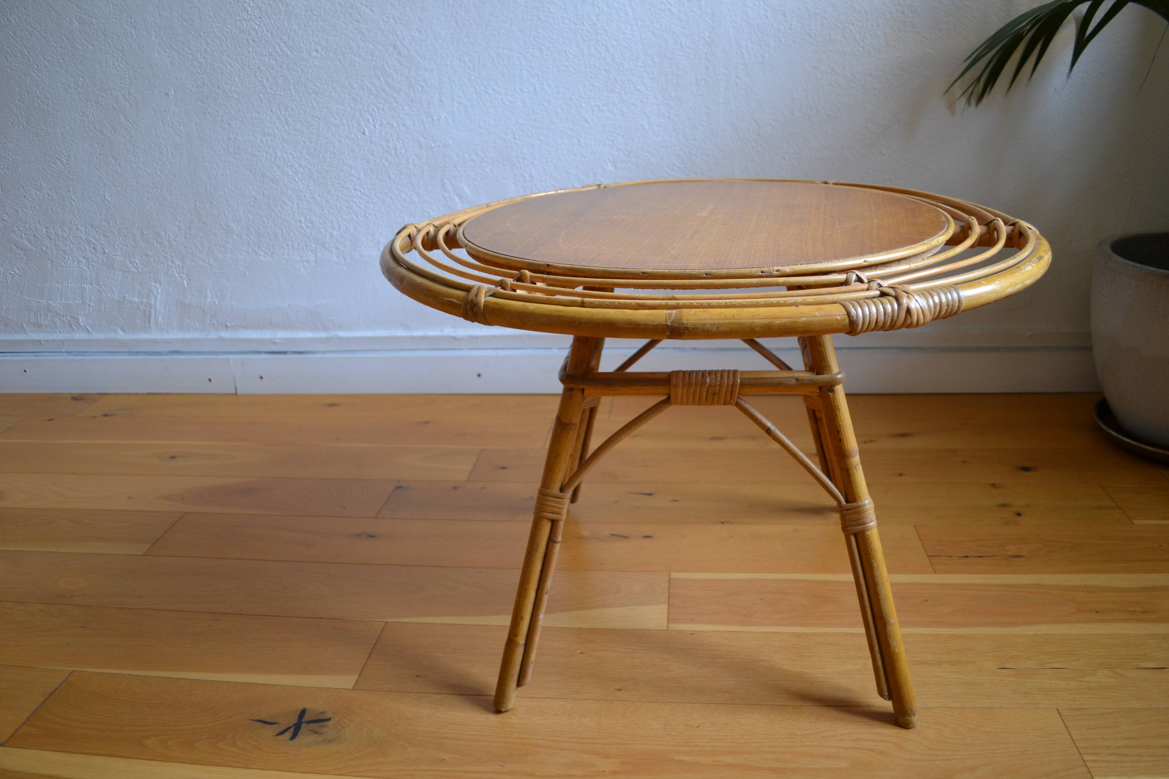 Vintage round rattan coffee table