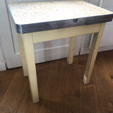 Table in formica