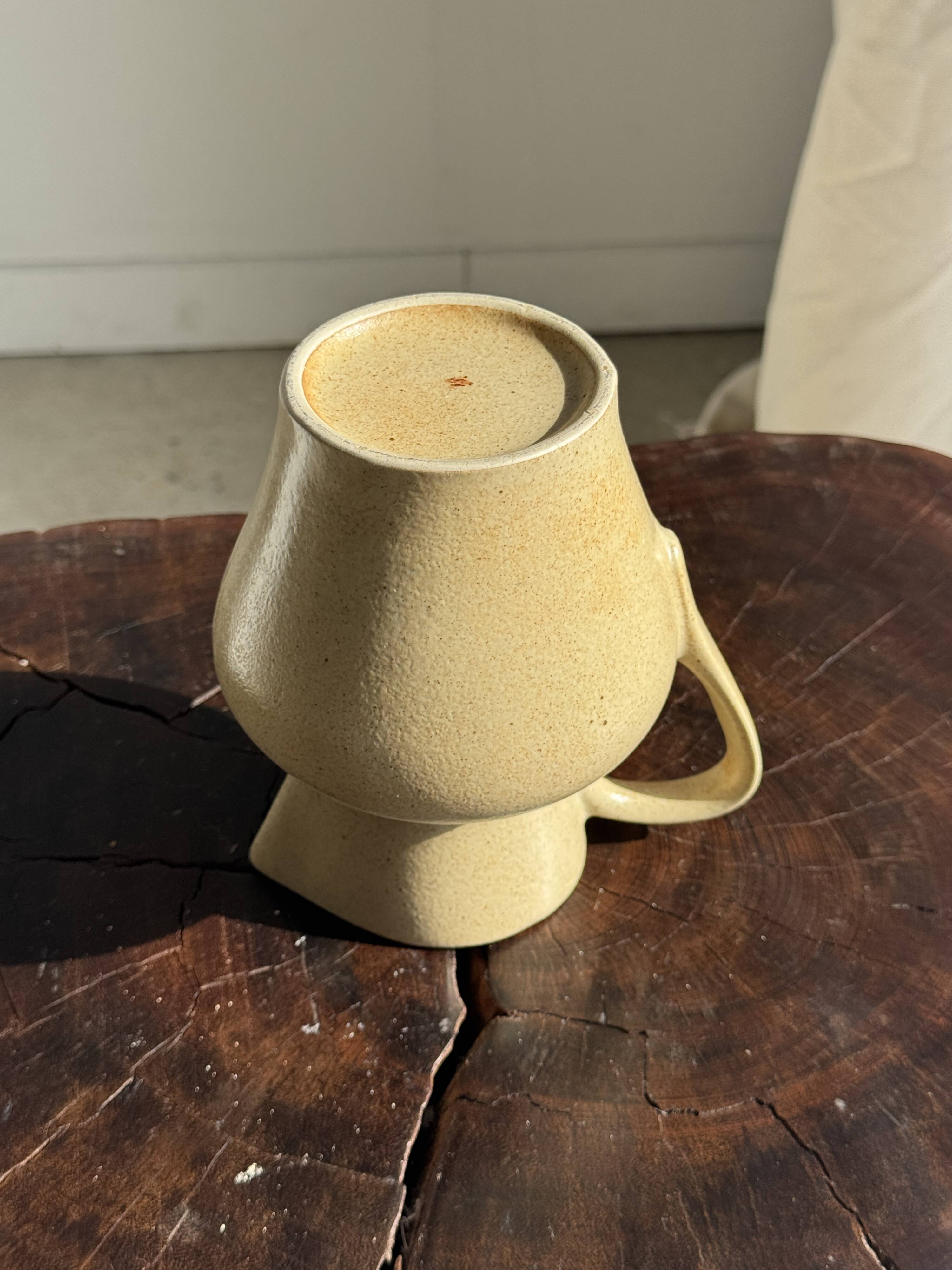 Small beige stoneware jug H14 L15