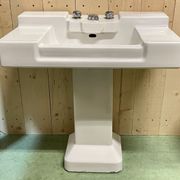 Floor washbasin from the 1930s in enamel of the brand JACOB DELAFON