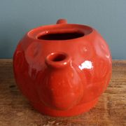 Théière et tasse en forme de fraise