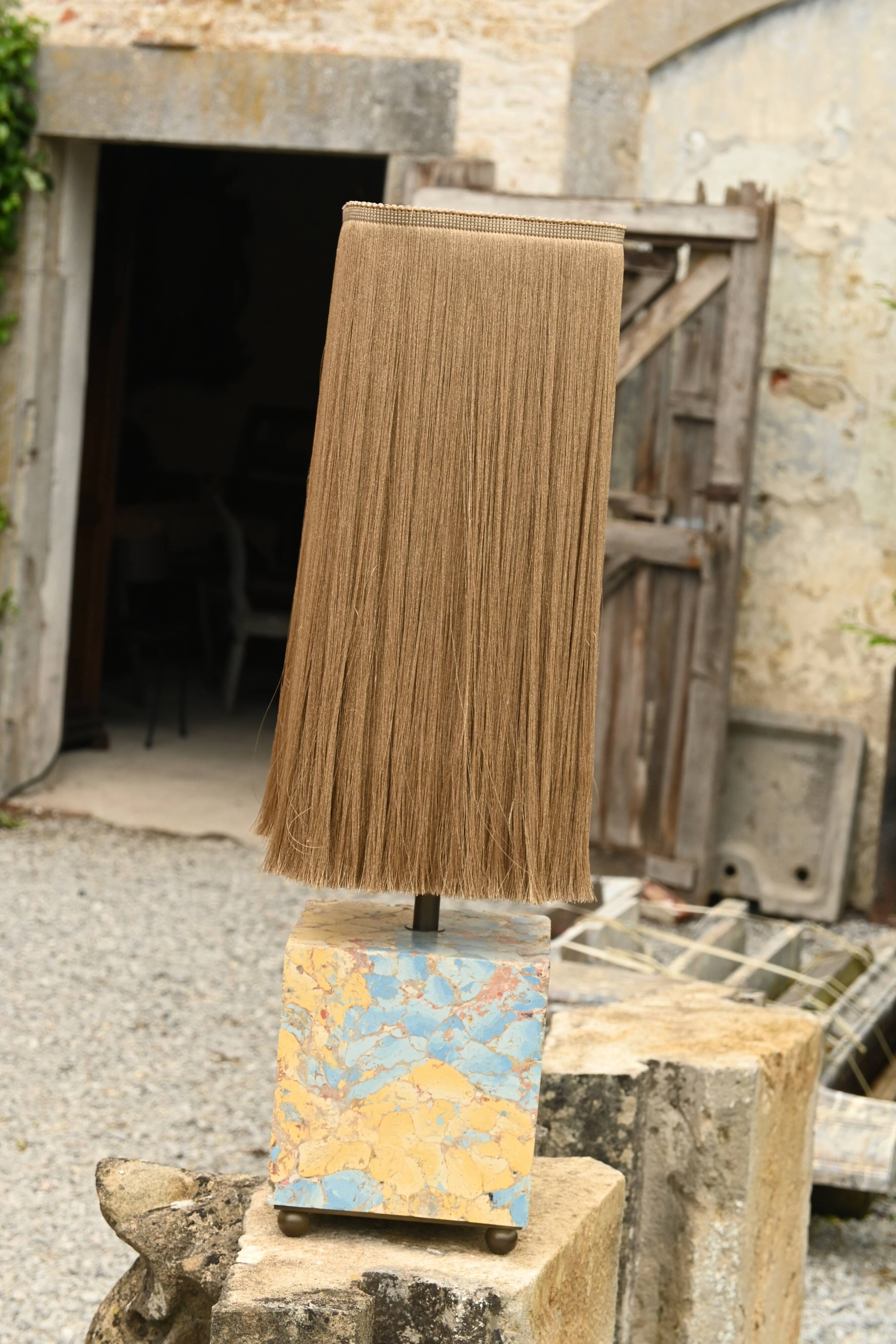 Base stuck blue beige marble-plaster, fringed lampshade Houles, 21st century.