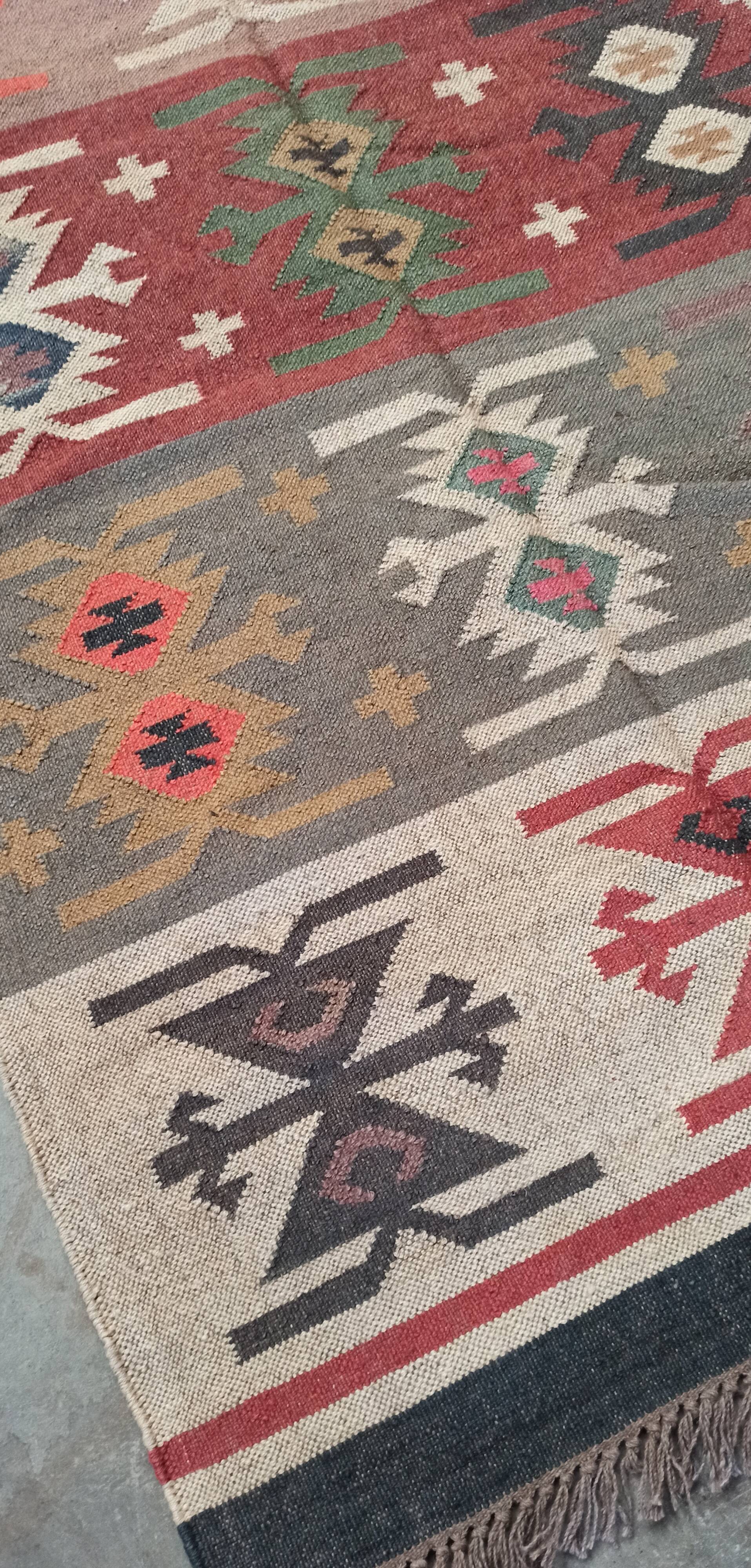 Kilim rug in jute and cotton. 125cm x 195cm