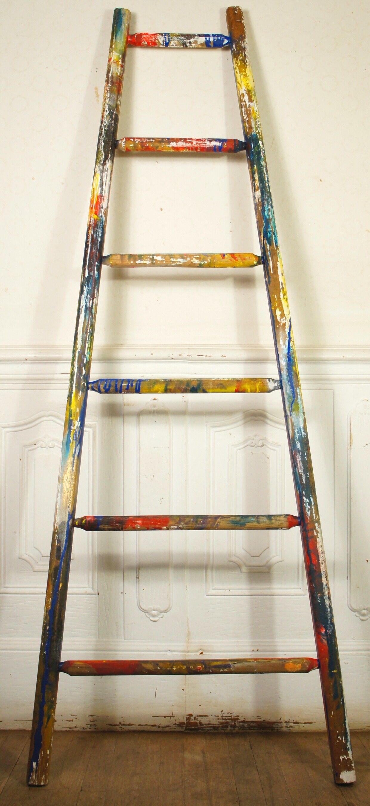 Ancient painted painter's scale