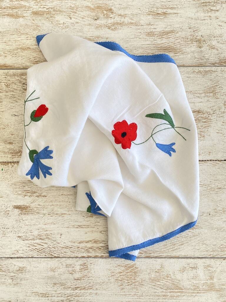 Antique hand-embroidered and braided tablecloth "poppies & cornflowers" - Linen - 107x107 cm