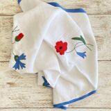 Antique hand-embroidered and braided tablecloth "poppies & cornflowers" - Linen - 107x107 cm