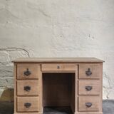 Desk in solid elm with natural airbrushing