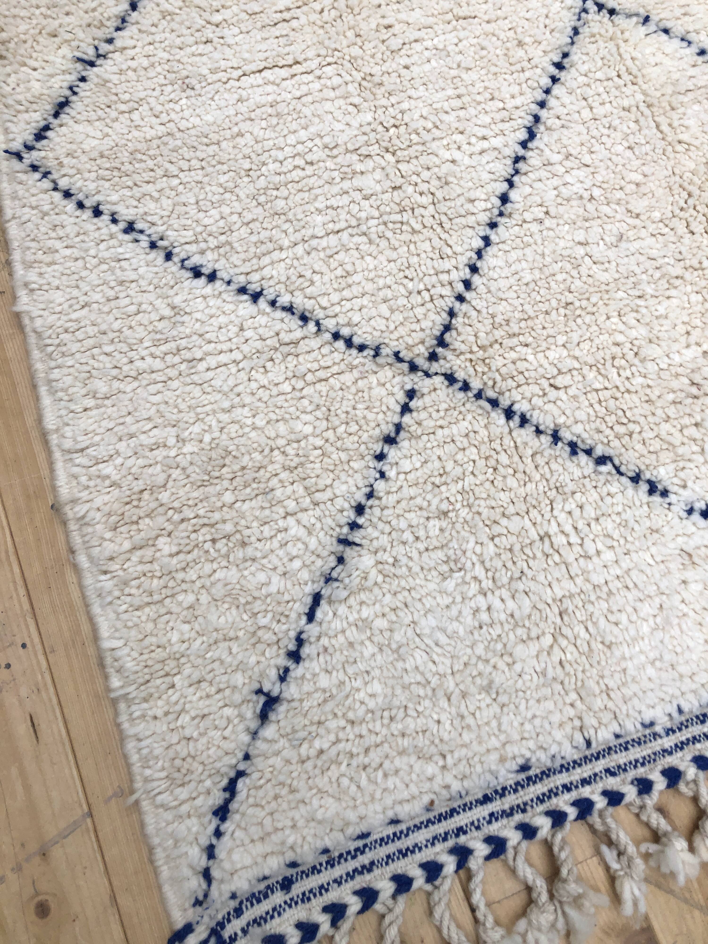 Moroccan Berber carpet Beni Ouarain with majorelle blue diamonds 1.89x1.38m