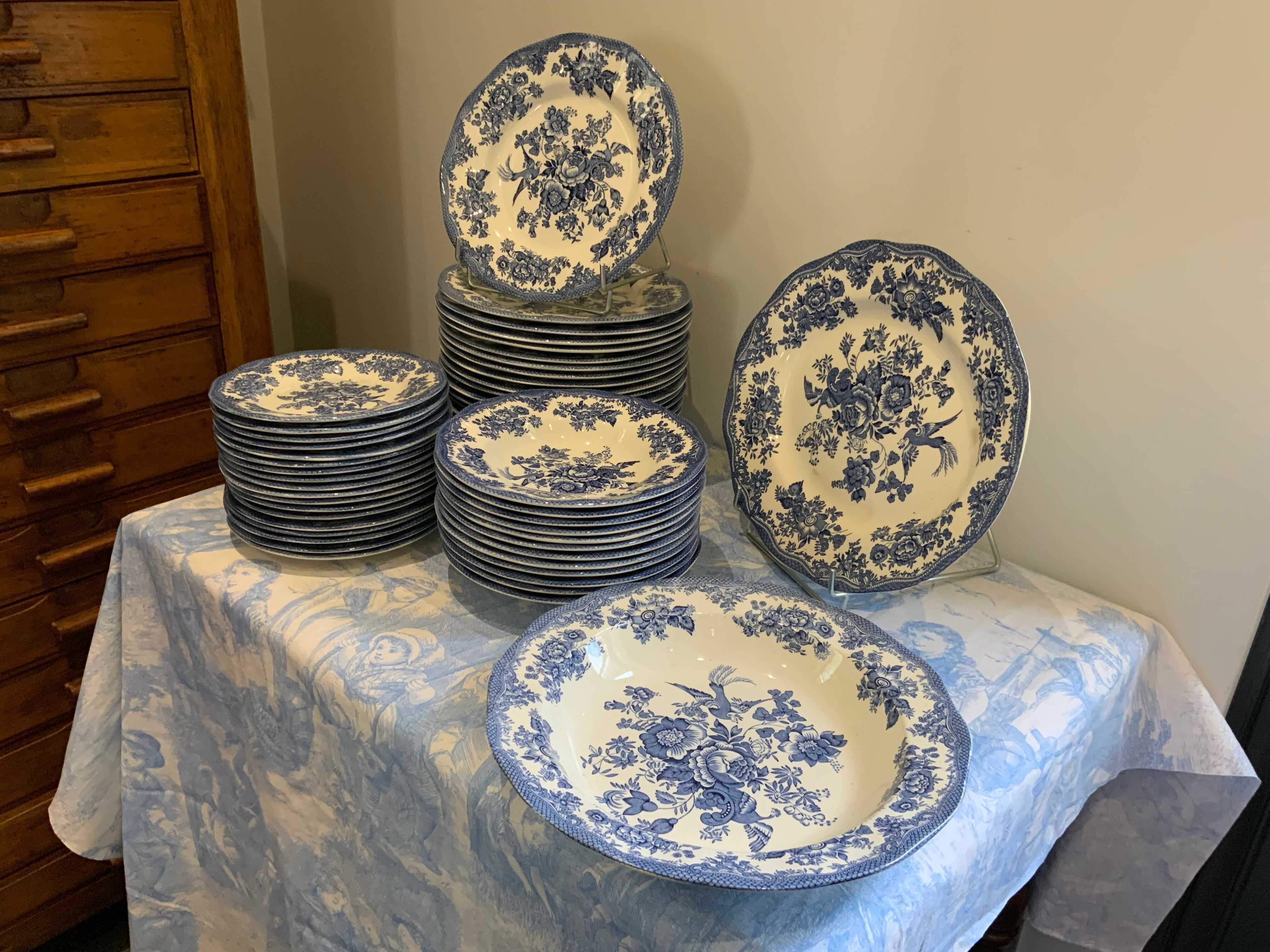 Service Enoch Wedgwood 54 pieces
