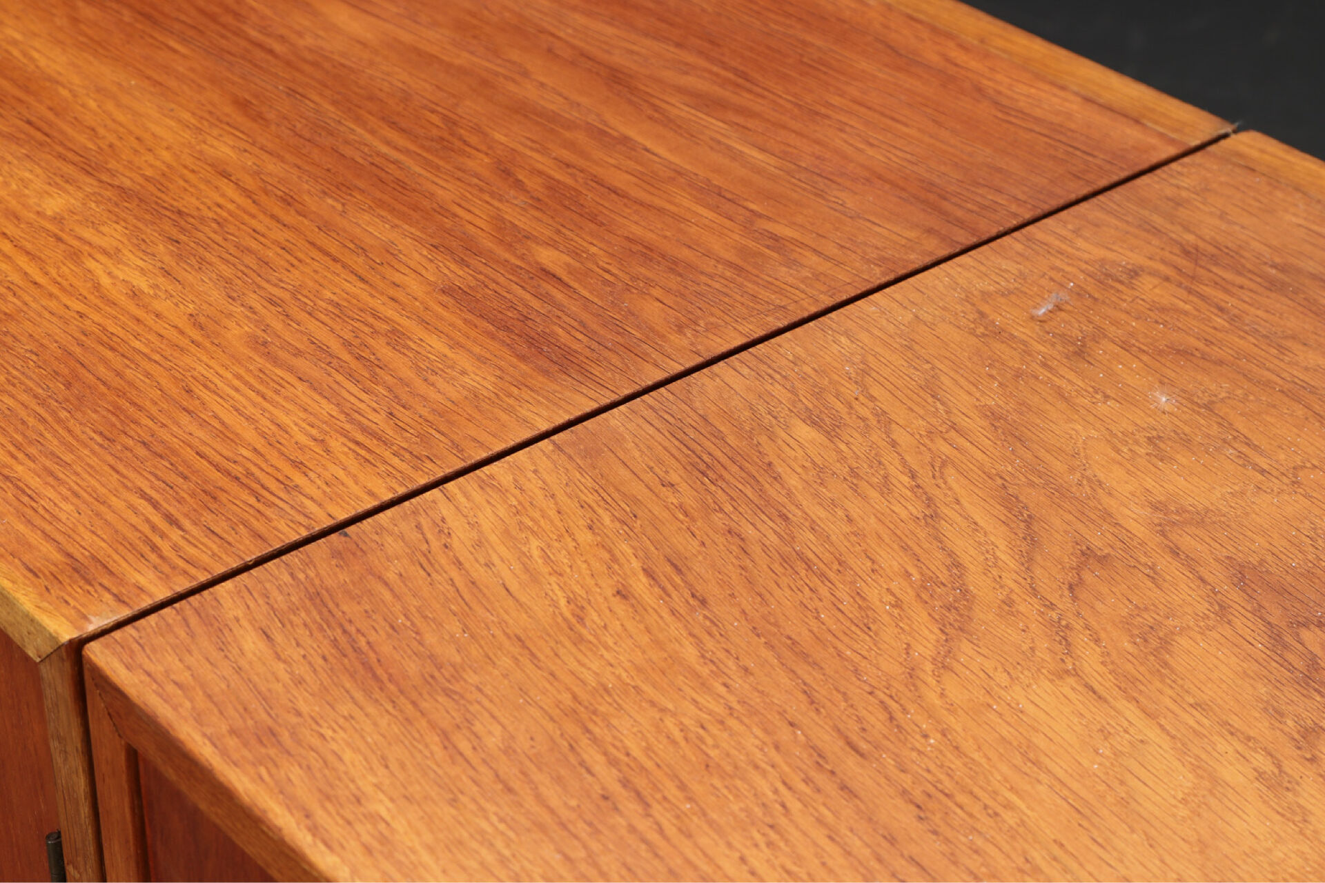 Paire de commodes en Teck par Hans J. Wegner pour Ry Møbler,