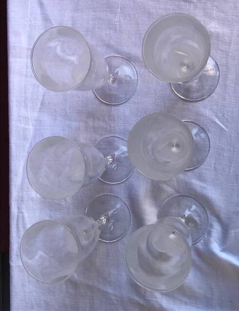 Flutes or stemware