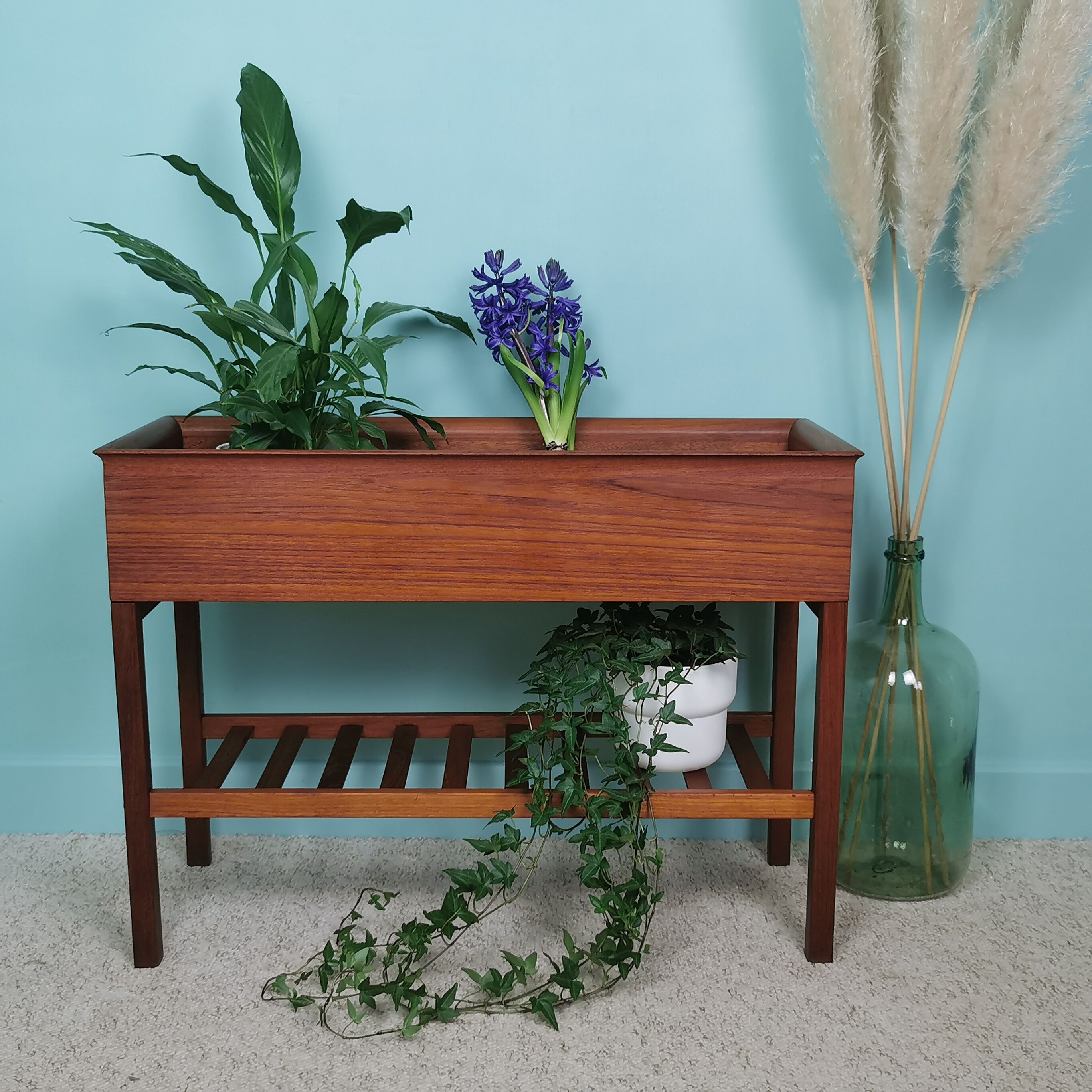 Danish teak gardener