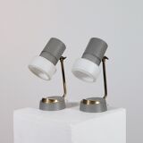 Lampes de chevet vintage milieu du siècle, lampes de table en verre opale et laiton.