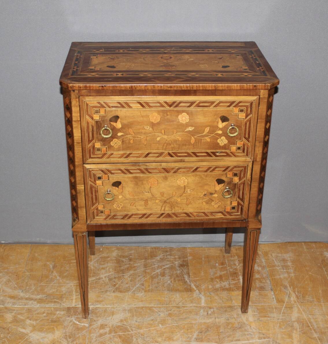 Commode italienne en Marqueterie début XIX