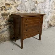 Small vintage sewing chest in oak veneer.