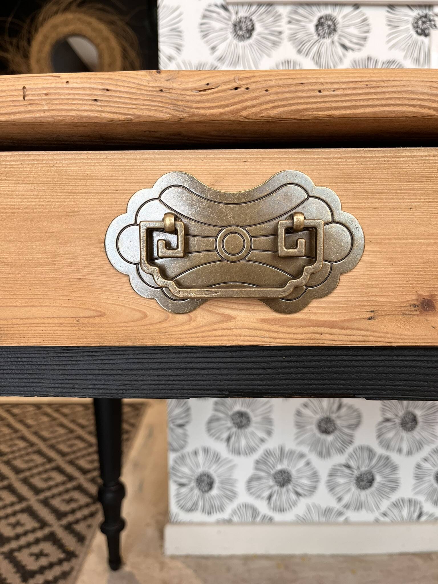 Vintage solid wood desk Basile with 2 drawers