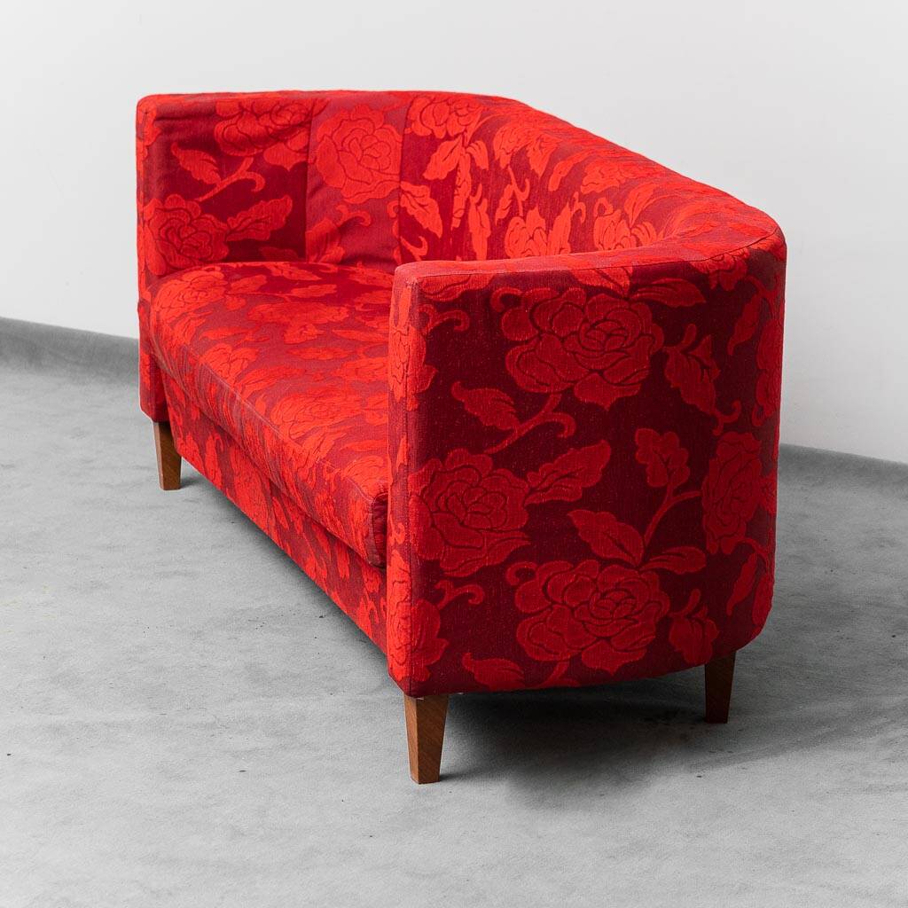 Divano à trois postes en tessuto floreale rosso anni '60 vintage modernariato