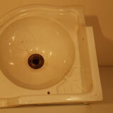 Old-angle hand wash in enamelled iron
