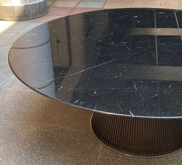 Table basse par Warren Platner - Edition limitée Knoll bronze 2020