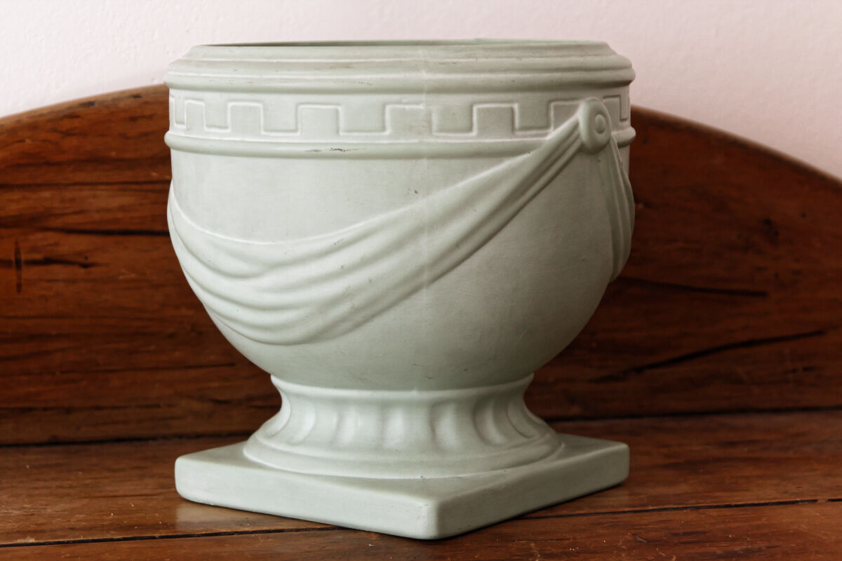Art Deco ceramic pot cover
