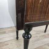 Paire de tables de chevet des années 60 avec porte à abattant et plateau en verre bleu
