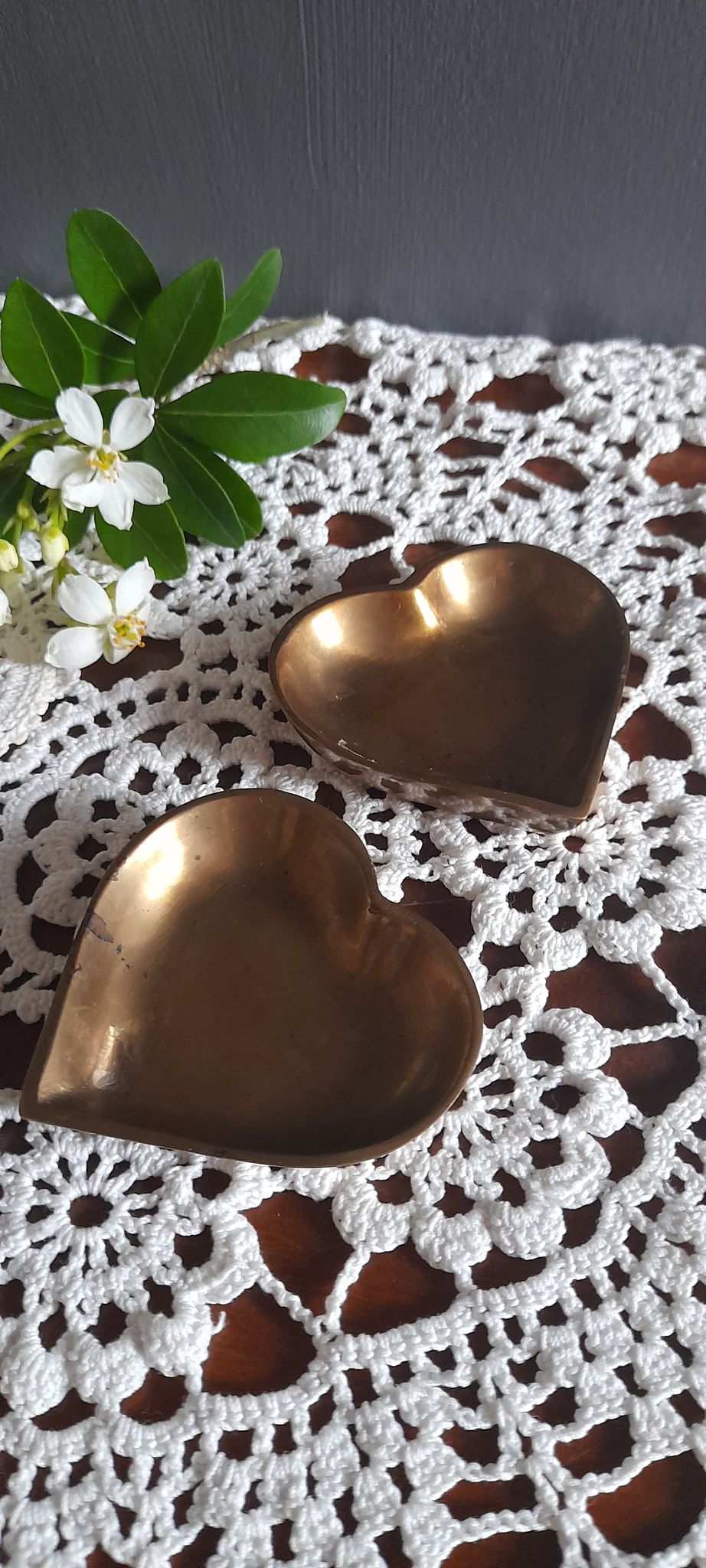 Duo of pocket trays, brass heart, vintage