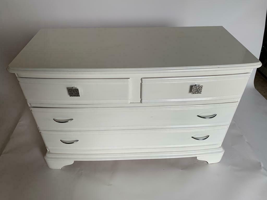 Chest of drawers 4 drawers relooke patina lacque metal buttons