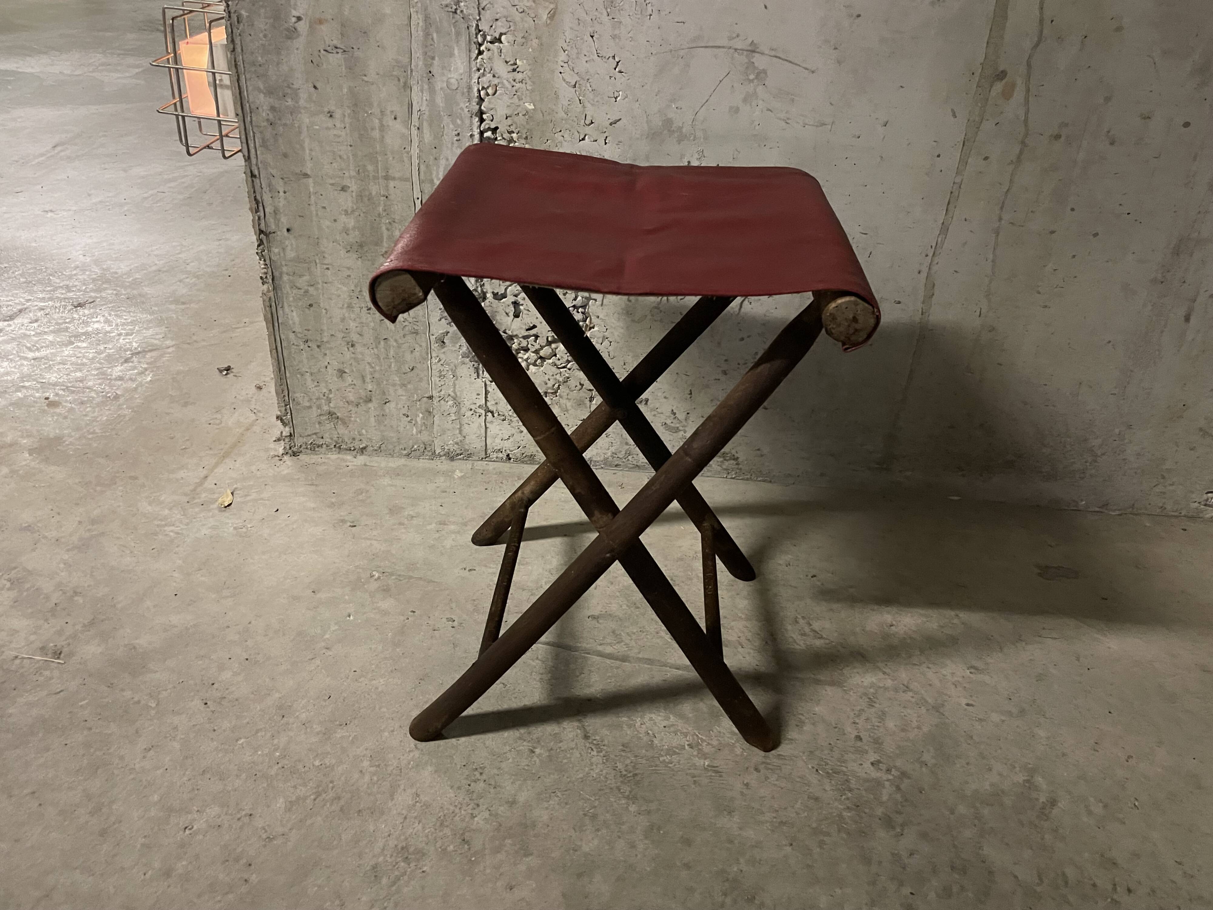 Nomadic stool 40s
