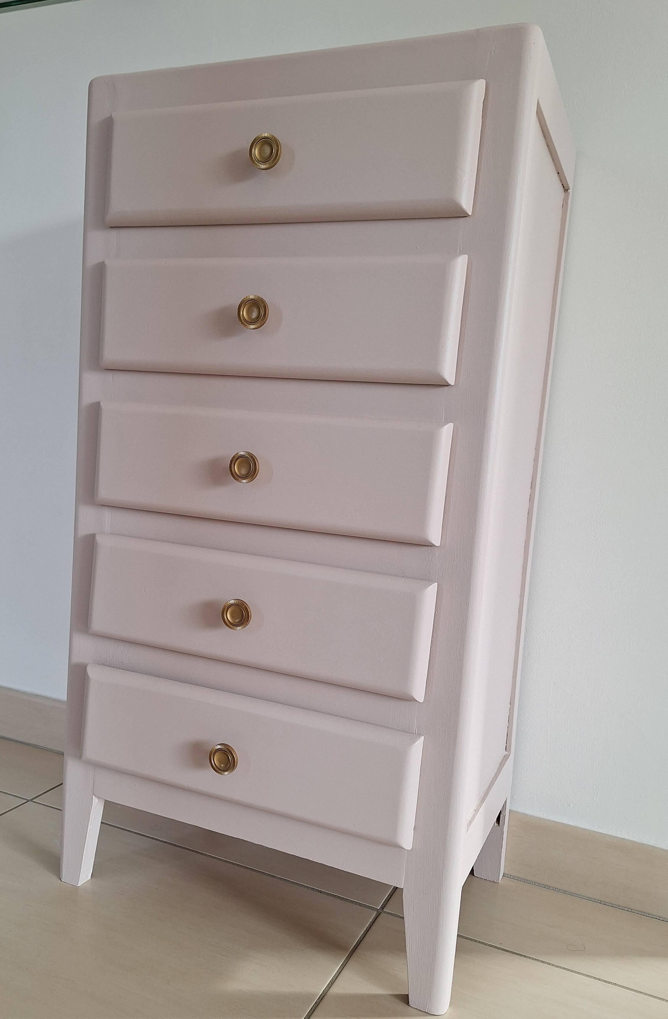 Vintage chest of drawers
