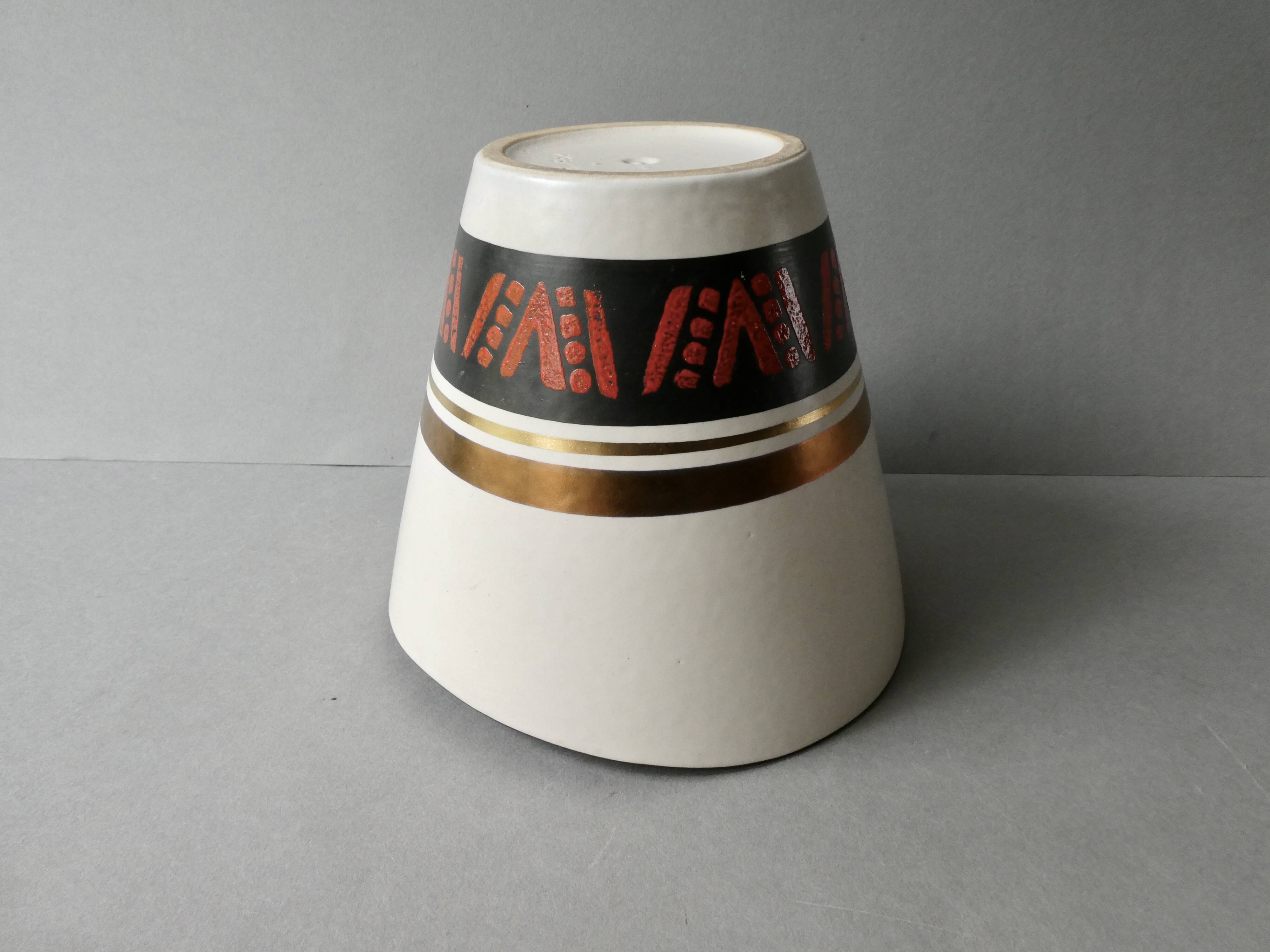 Ceramic flowerpot circa 1960, Germany