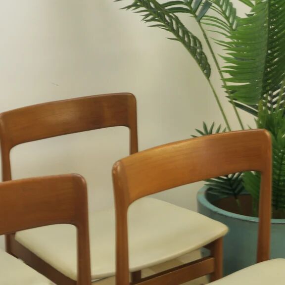 Set of 8 mid-century teak chairs, Denmark 1960.