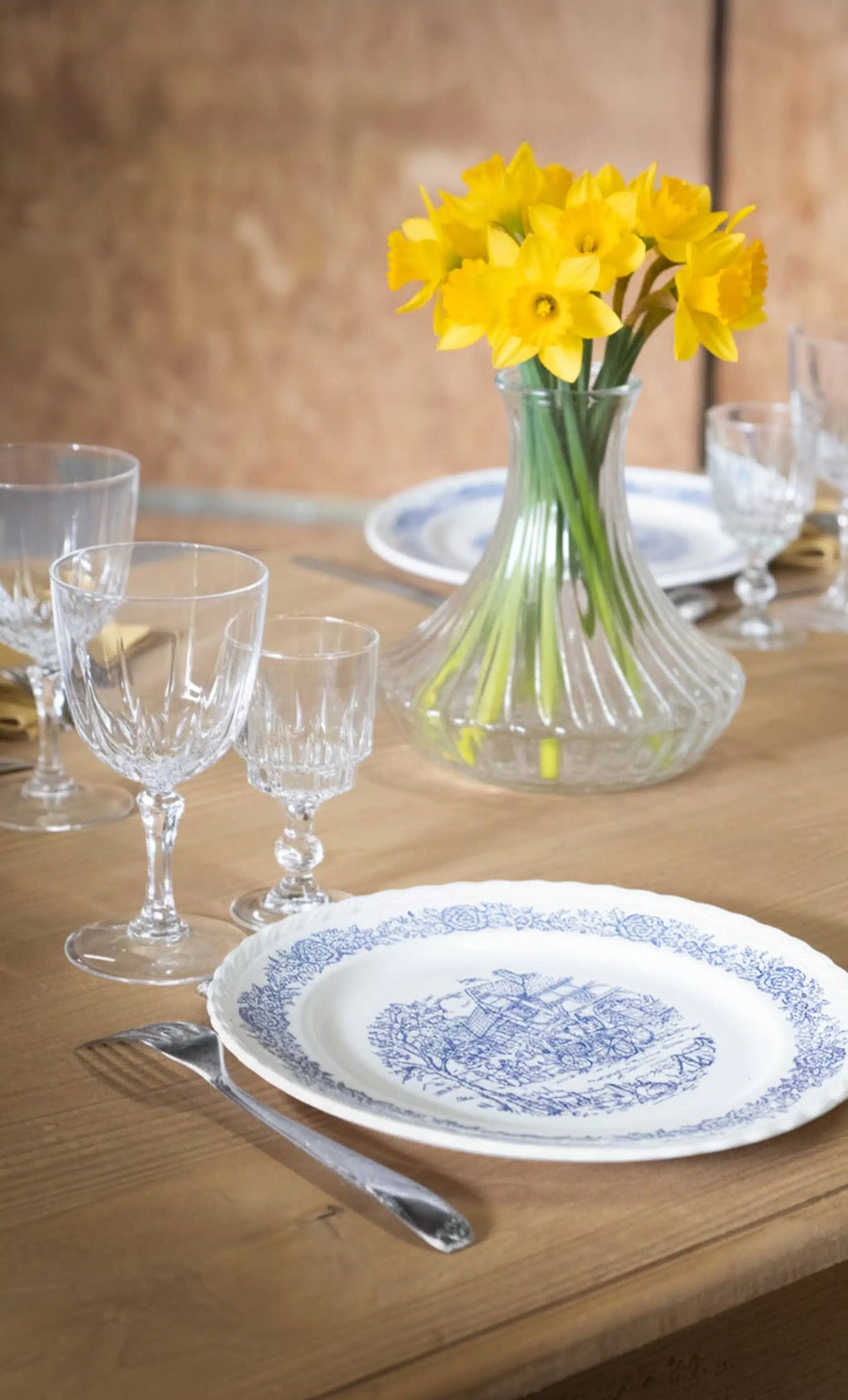 Lot de 6 verres à pied en verre blanc ciselé « Manon »