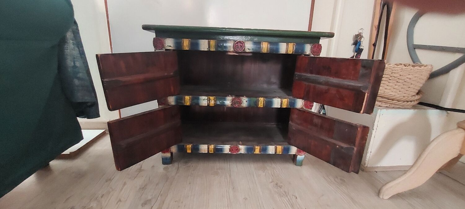 Cabinet tibétain