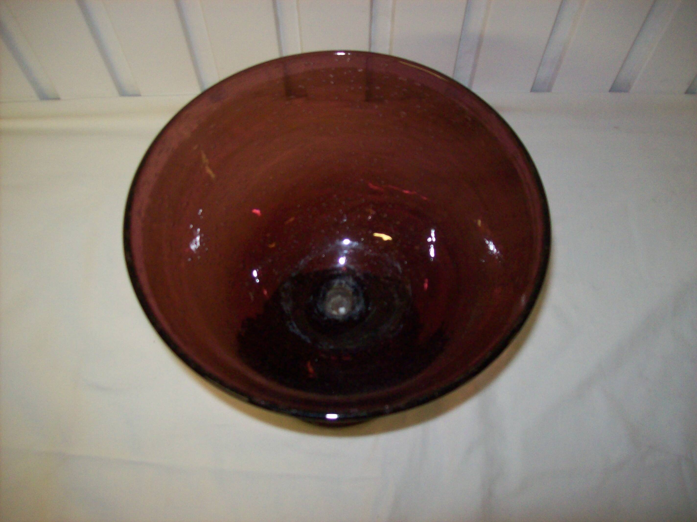 Mouth-blown bubble glass cup